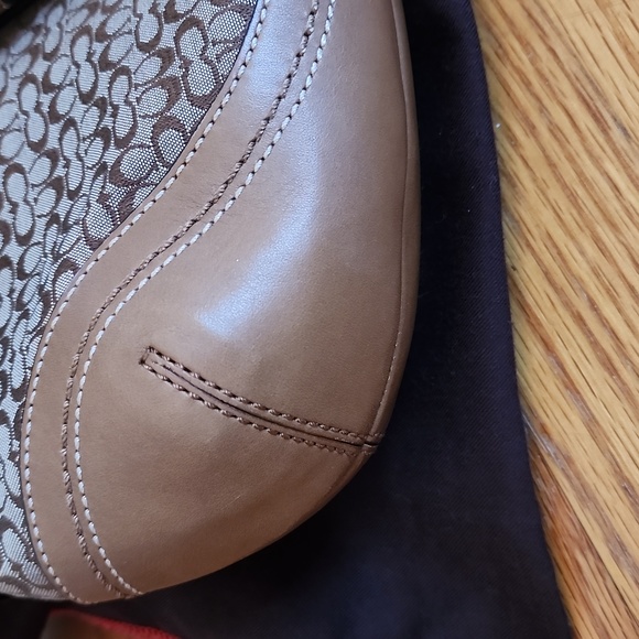 Like New Coach Vintage Leather & Canvas Soho Baguette plus coin purse & dust bag - Picture 3 of 15